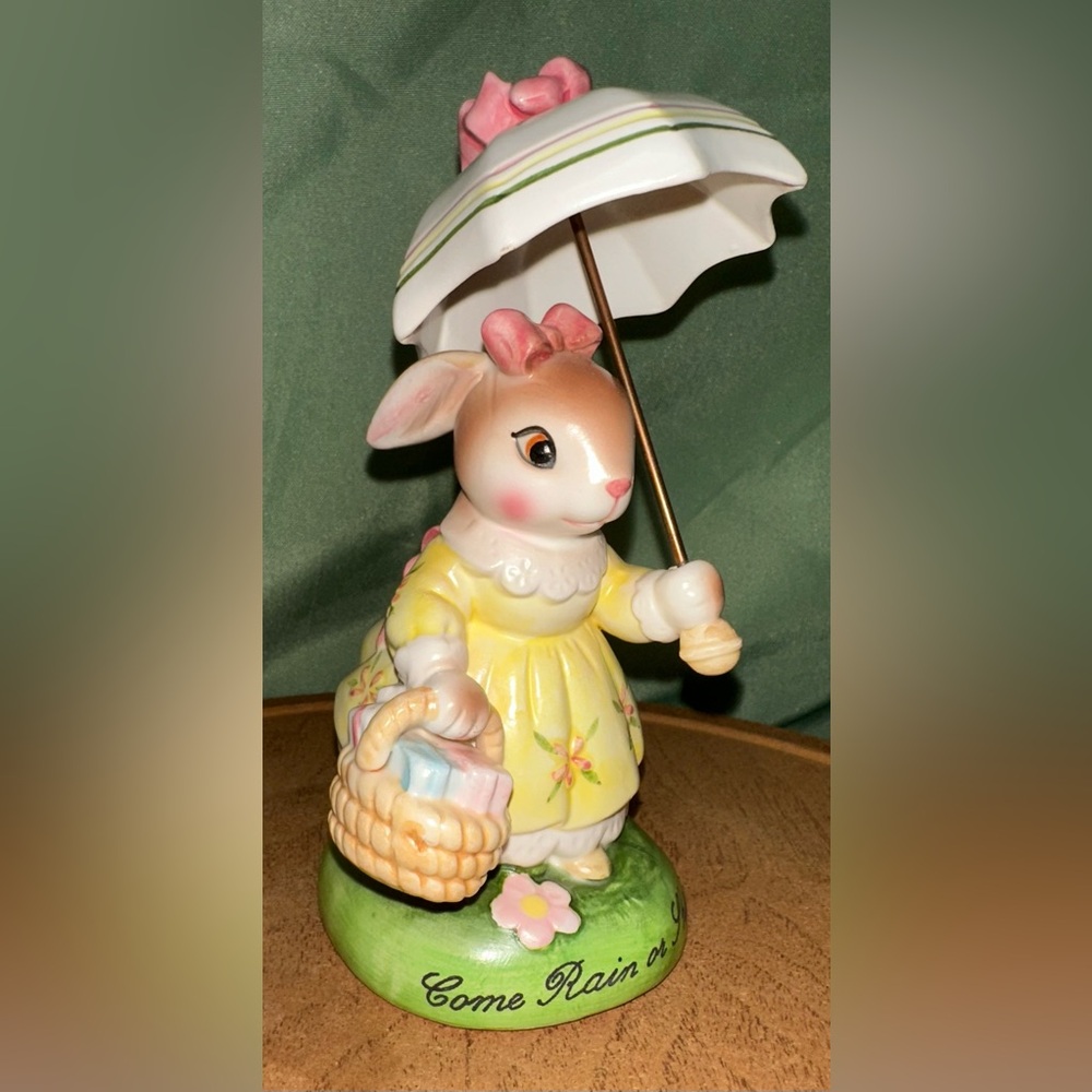 Vintage Avon The Cherished Moments Collection Come Rain or Shine Bunny Rabbit 6” - Picture 8 of 11